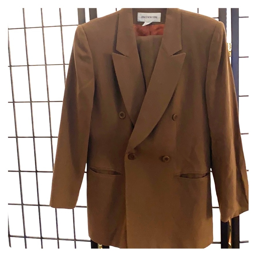 Women’s suit